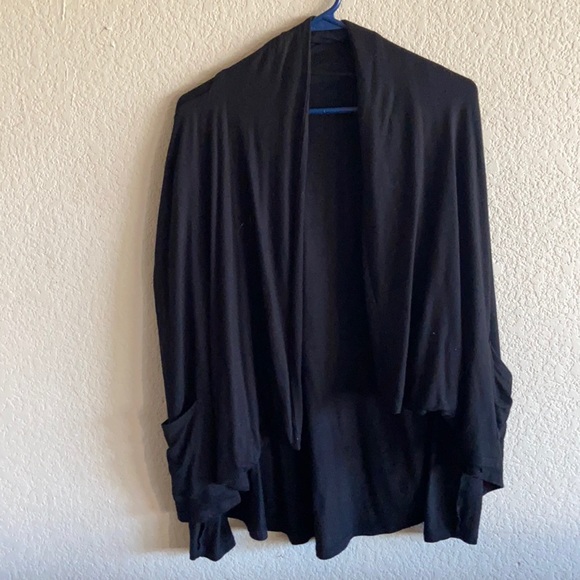 Black sweater - Picture 1 of 1